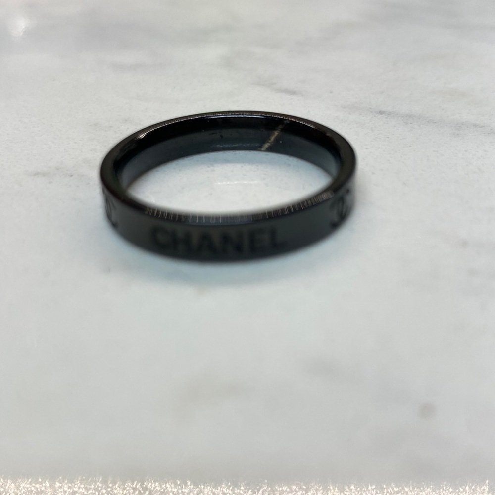 Amazing Chan black ring